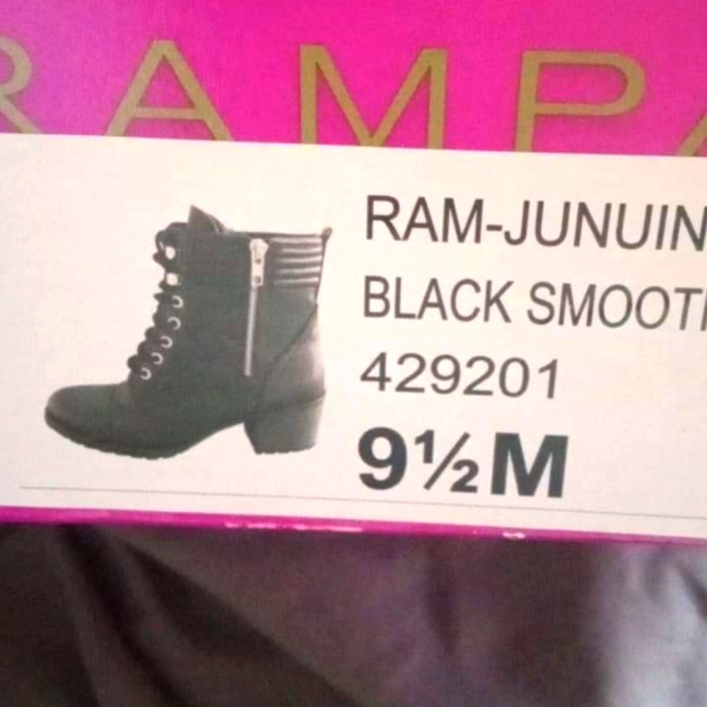Rampage size 9.5 boot